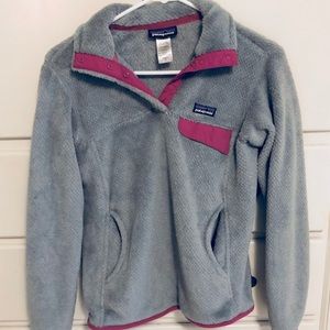 Patagonia pull over with front pocket